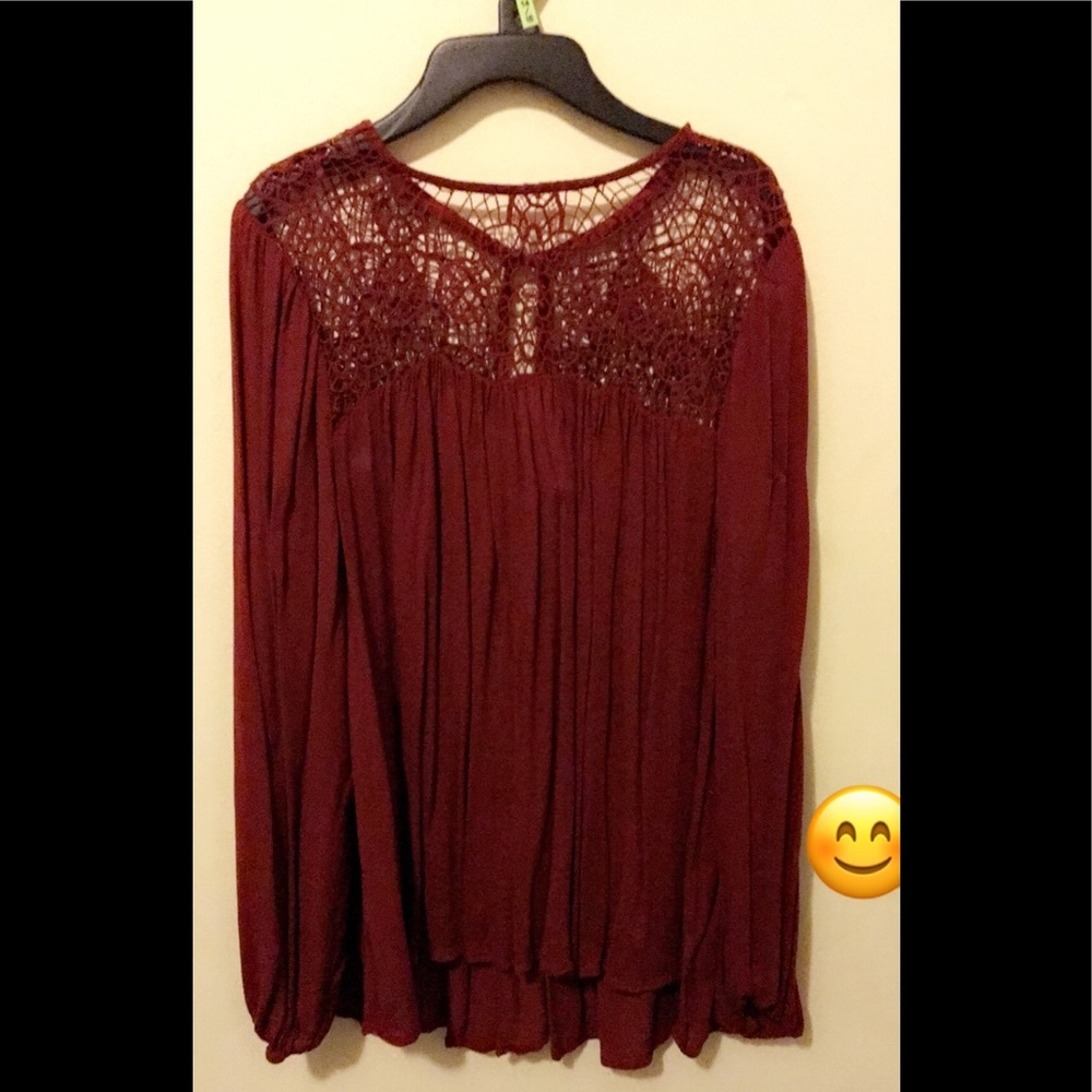 Long sleeve with mesh